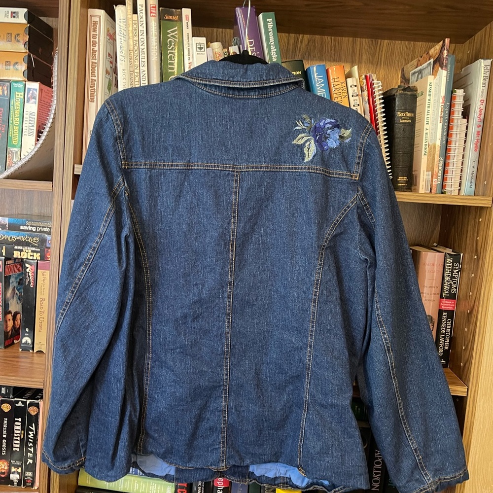 Denim embroidered blazer women’s size large